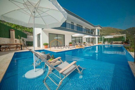 Villa Miracle